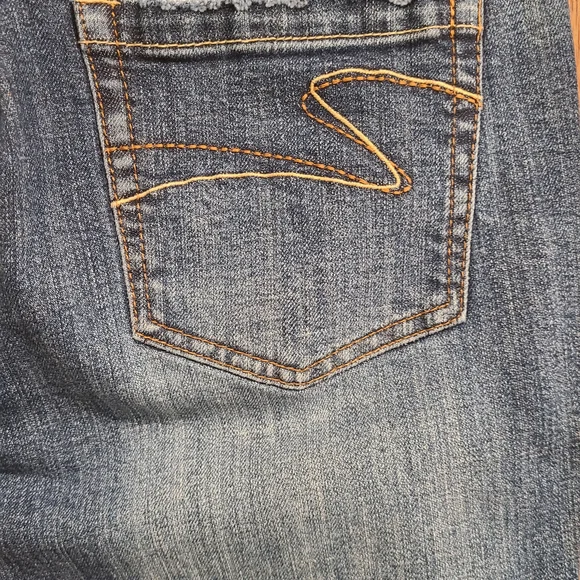 Classic Blue Women's Jeans - Picture 6 of 9